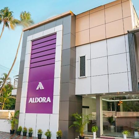 Hotel Aldora Airport Residency à Nedumbassery Extérieur photo