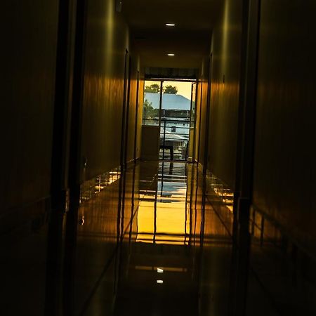 Hotel Aldora Airport Residency à Nedumbassery Extérieur photo