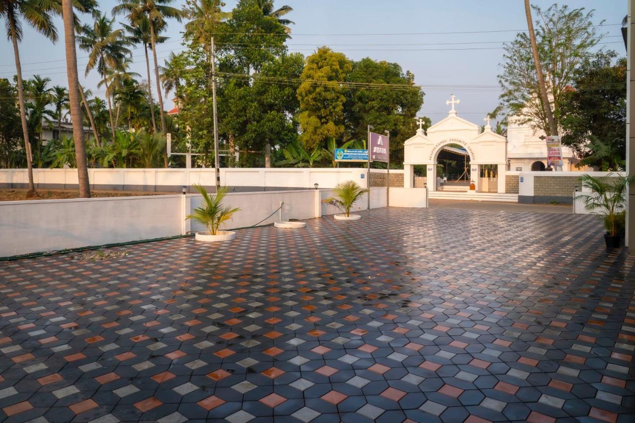Hotel Aldora Airport Residency à Nedumbassery Extérieur photo
