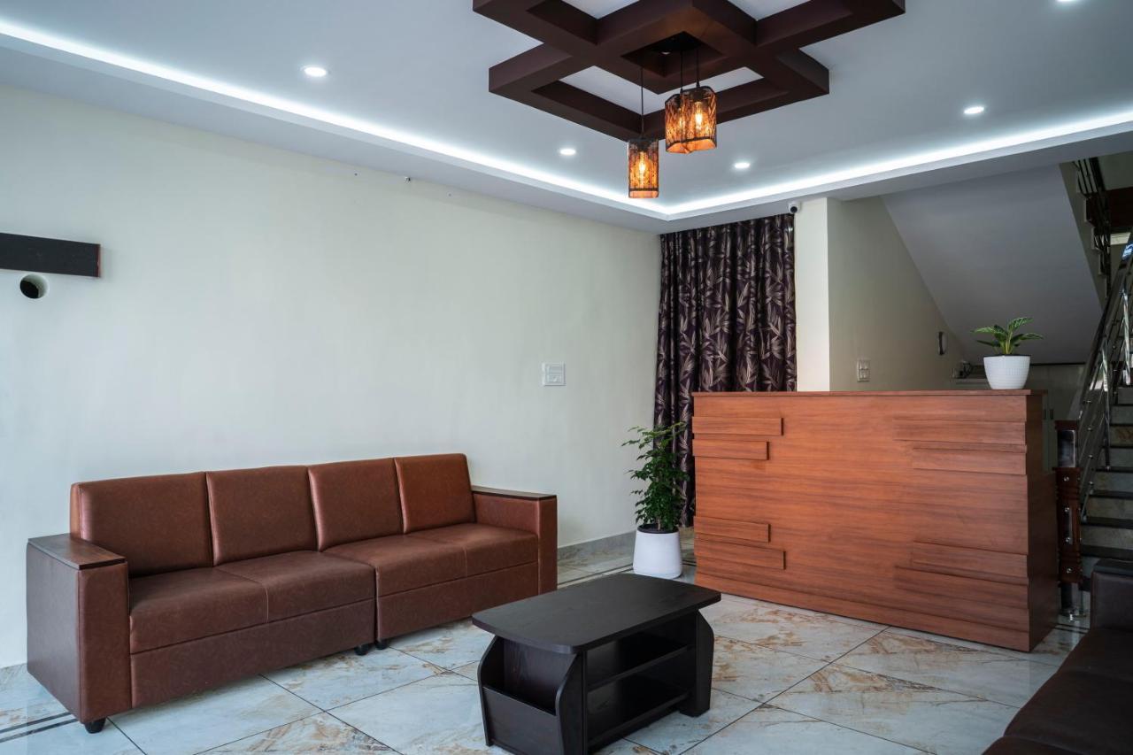 Hotel Aldora Airport Residency à Nedumbassery Extérieur photo