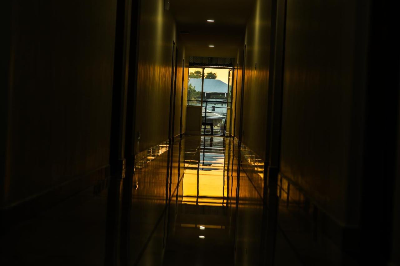 Hotel Aldora Airport Residency à Nedumbassery Extérieur photo