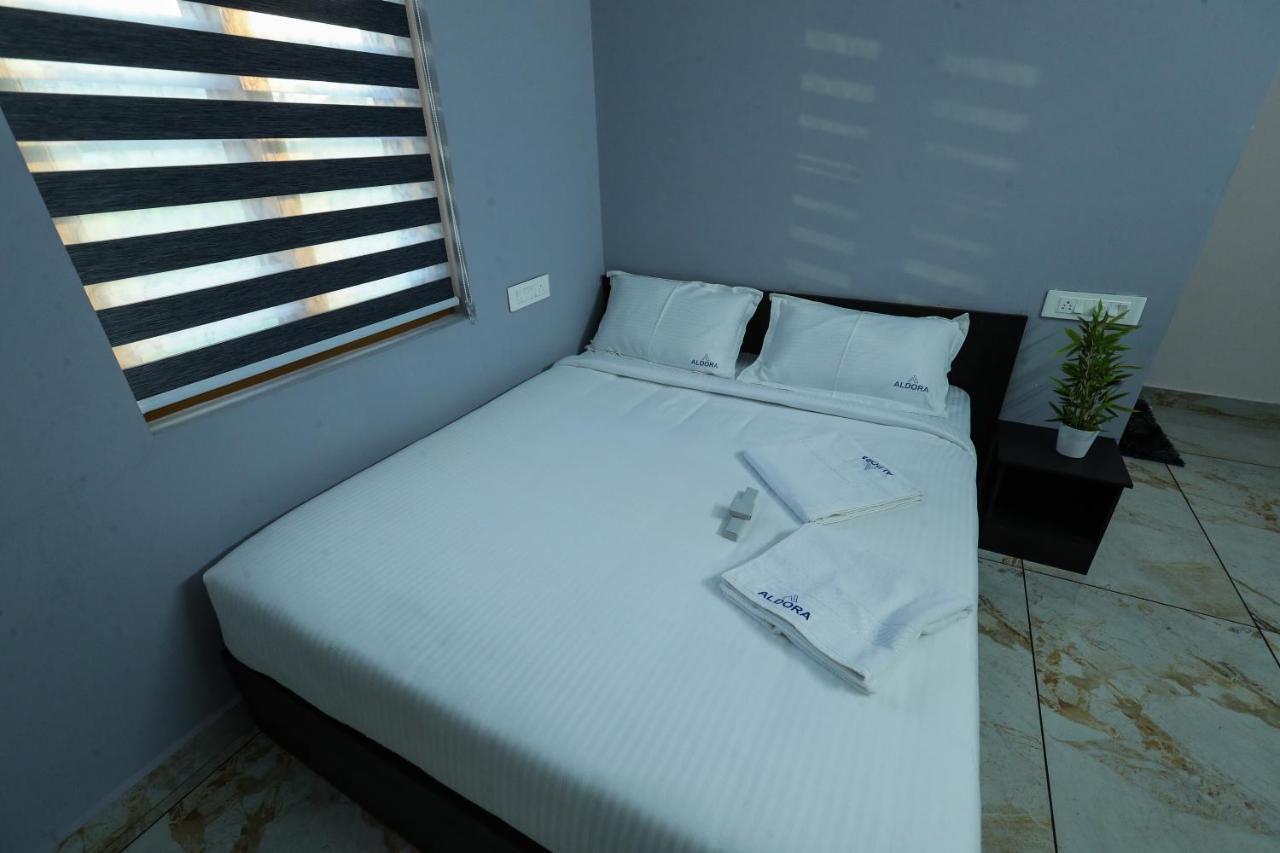 Hotel Aldora Airport Residency à Nedumbassery Extérieur photo