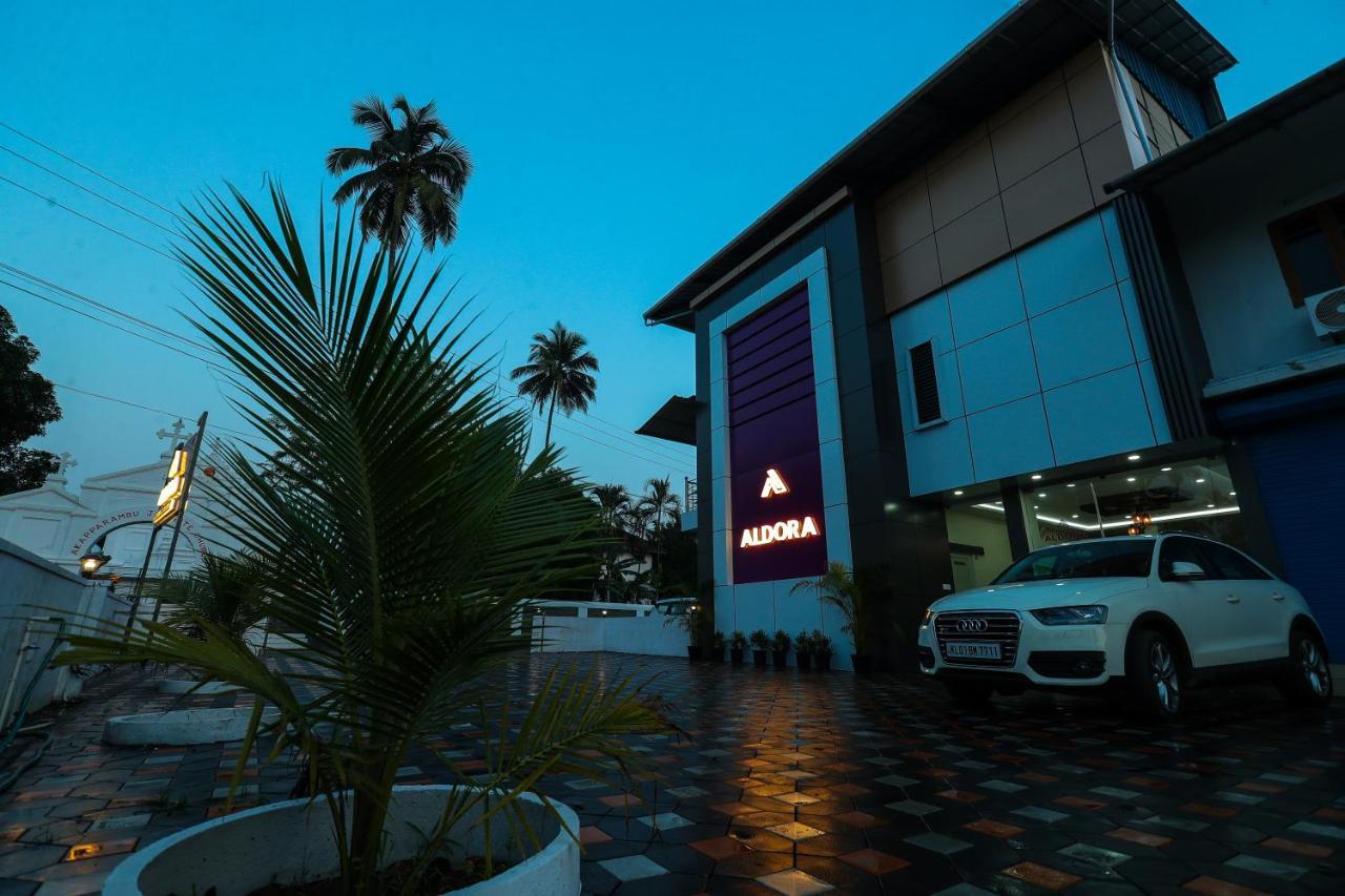 Hotel Aldora Airport Residency à Nedumbassery Extérieur photo