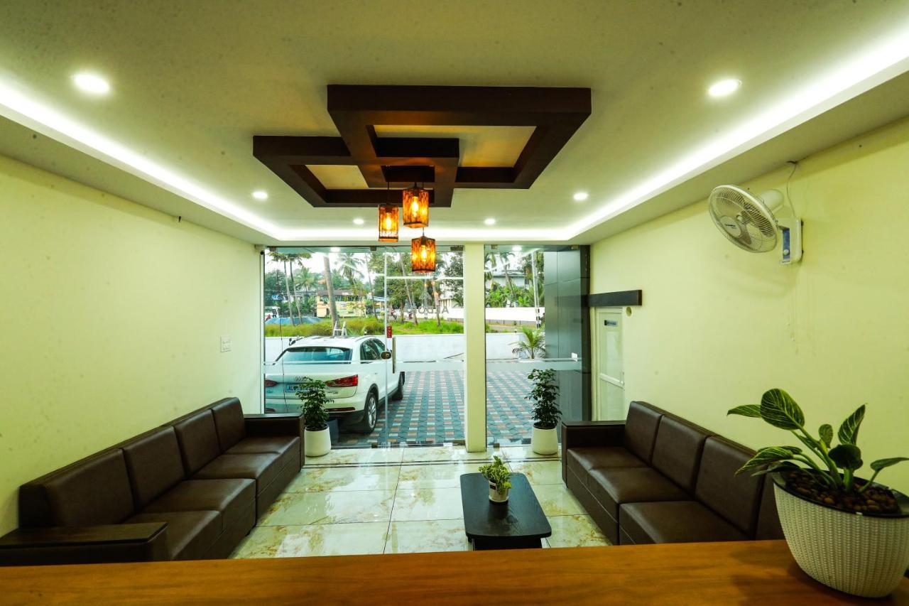 Hotel Aldora Airport Residency à Nedumbassery Extérieur photo