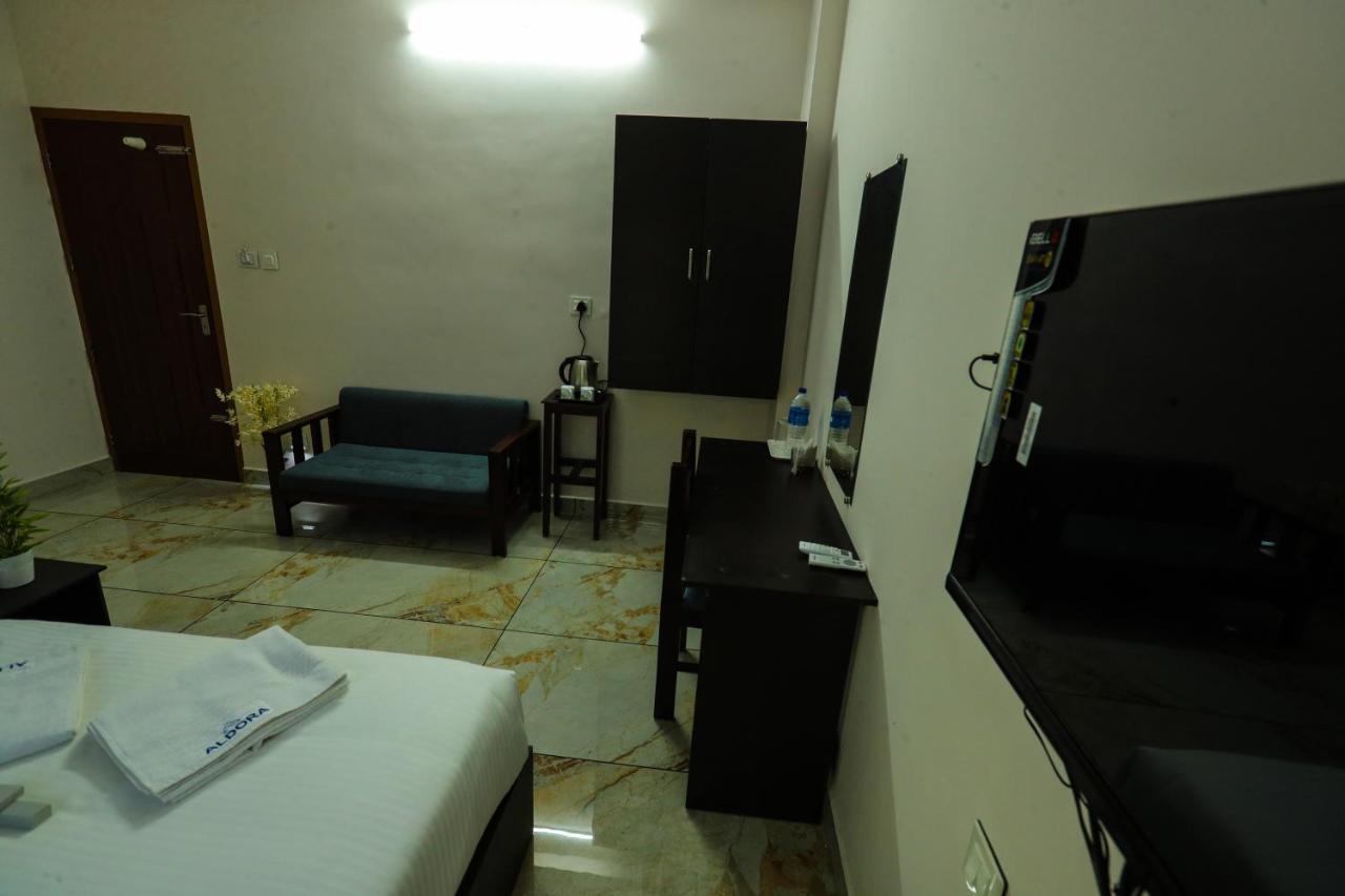 Hotel Aldora Airport Residency à Nedumbassery Extérieur photo