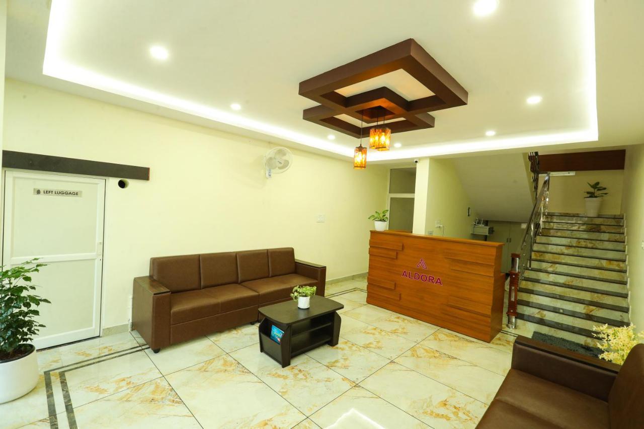 Hotel Aldora Airport Residency à Nedumbassery Extérieur photo